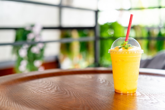 Un batido de mango, que tengo prisa